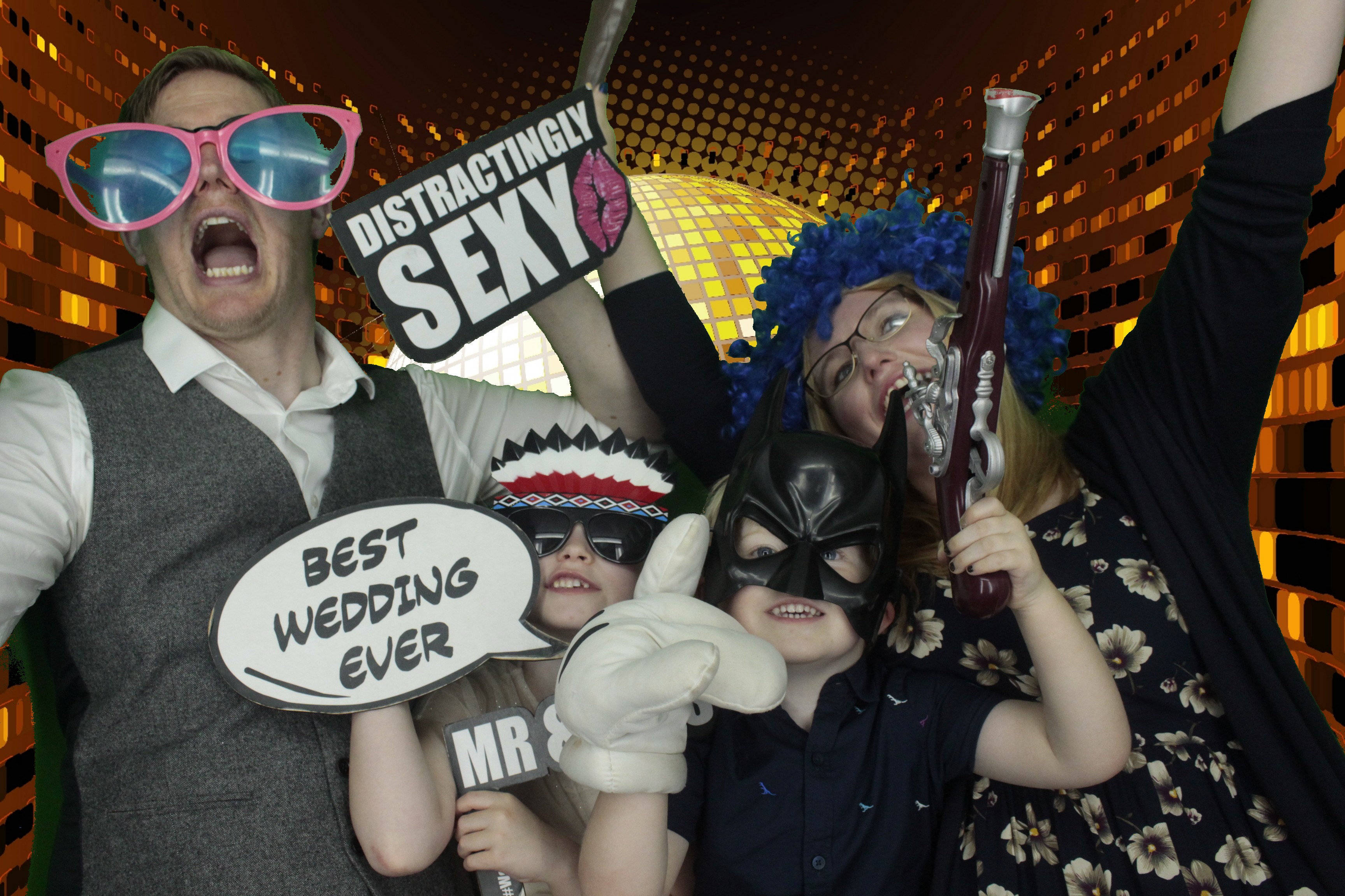 Mr & Mrs McIlvaney | View more photos from the event at gallery.myphotoboothexperience.co.uk/u/MyPhotoBoothExperienceLtd/Mr-Mrs-McIlvaney